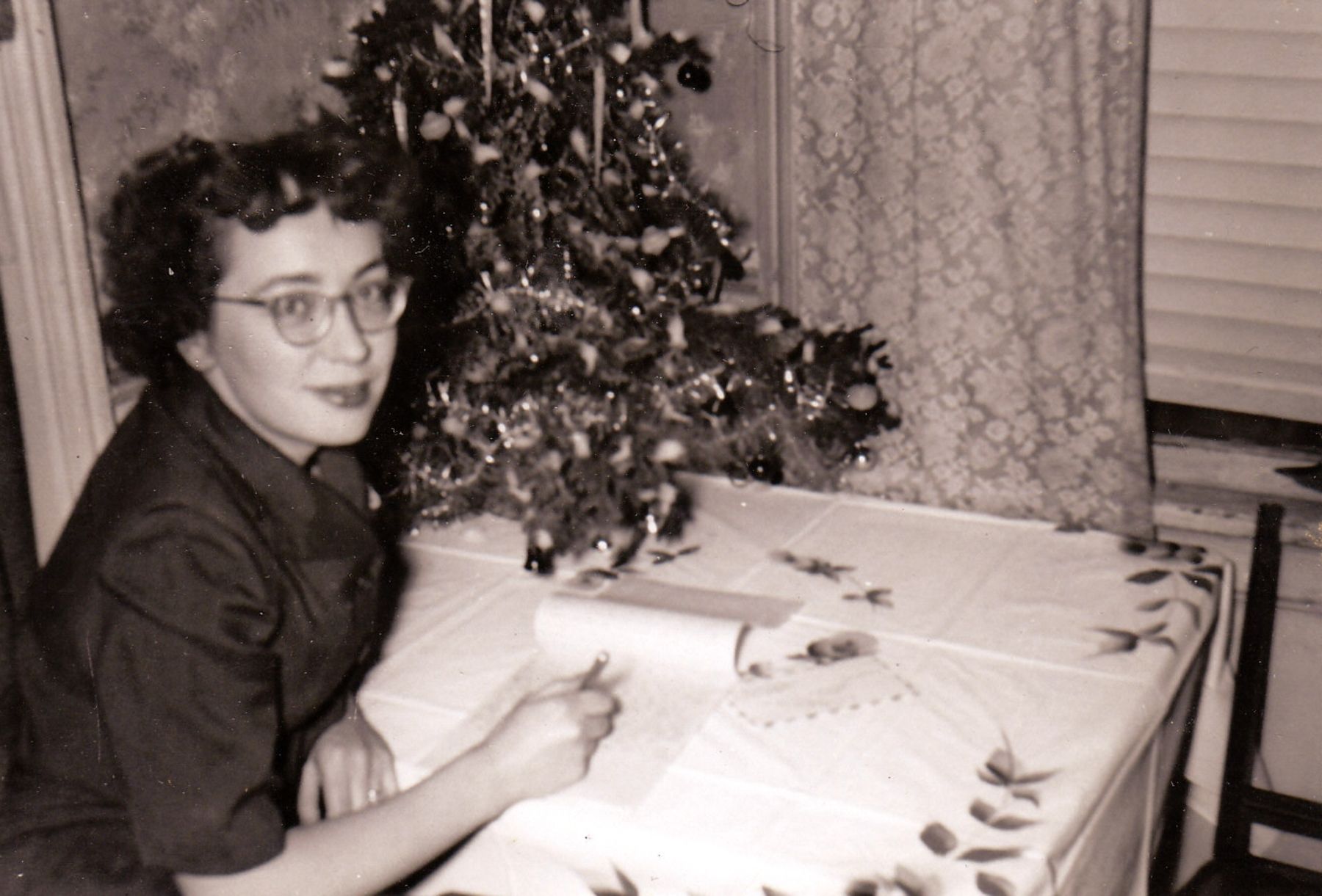 Obituary of Gladys Violet Davis