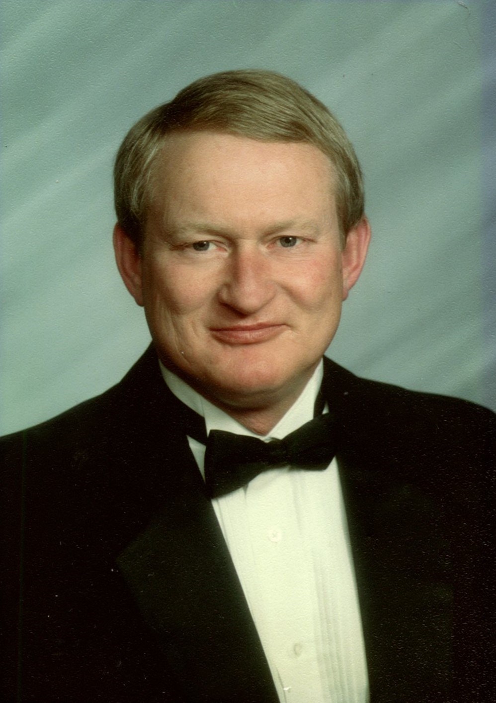 Obituary of Frank Everett Hoskins