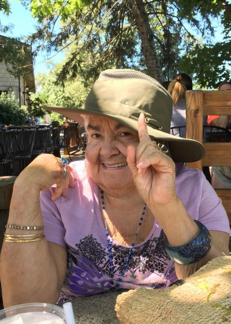 Obituary of Luz Maria Vega