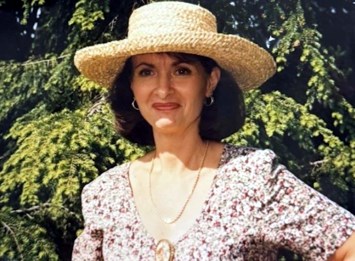 Obituary of Suzanne Rose Fernandes