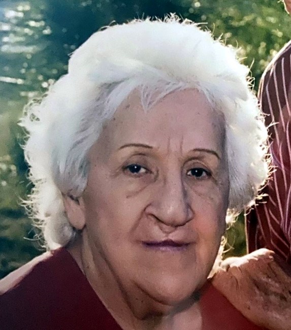 Obituario de Gloria M Mata
