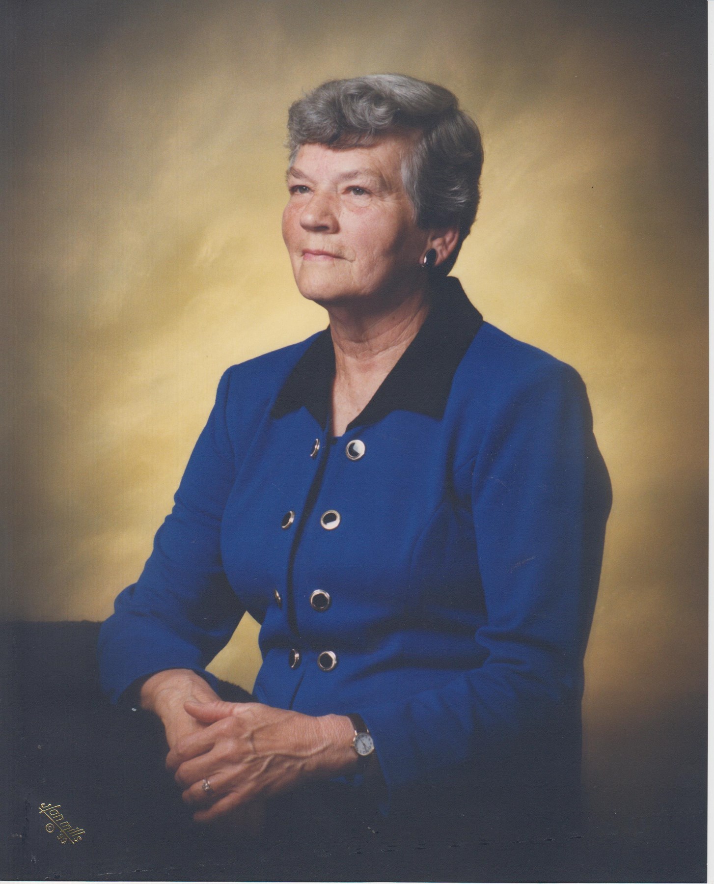 Obituary of Mary Joyce Applegate
