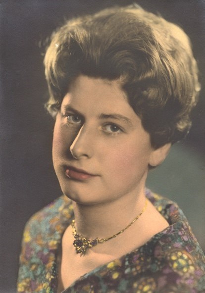 Obituary of Angelika Elisabeth Wolf