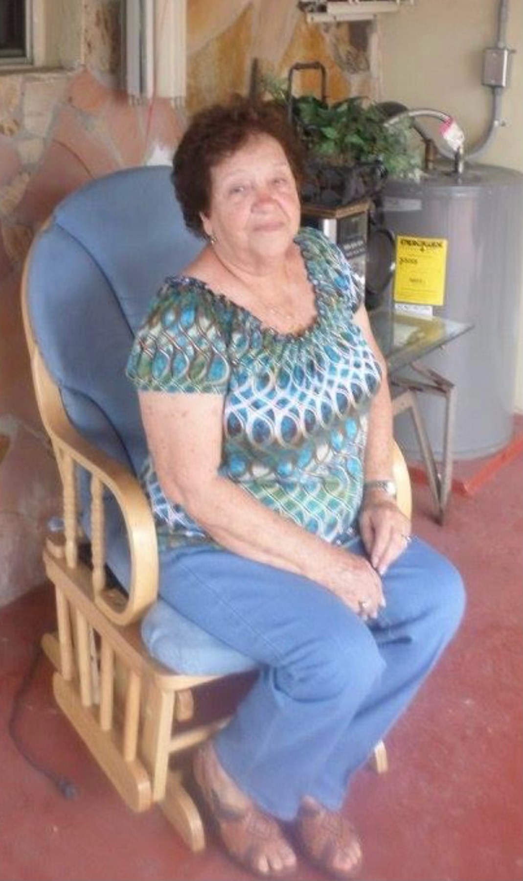 Obituary of Lydia Moncho de Leon