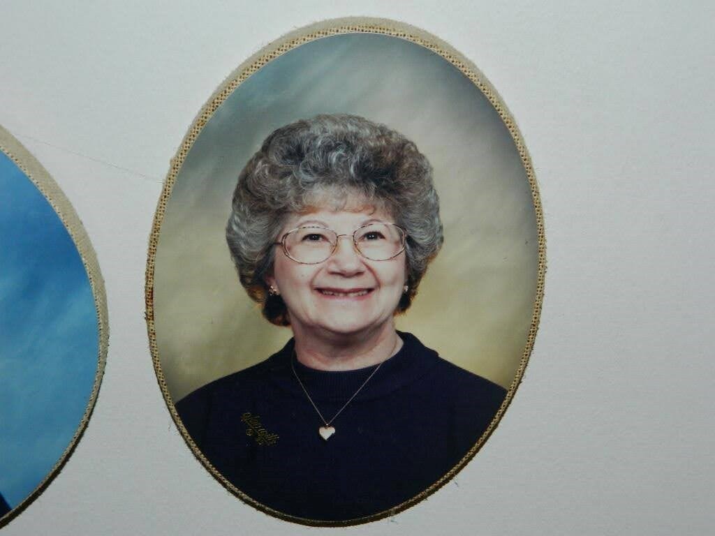 Obituary of Mary Stefanov