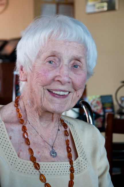 Obituario de Edna M. Reymont