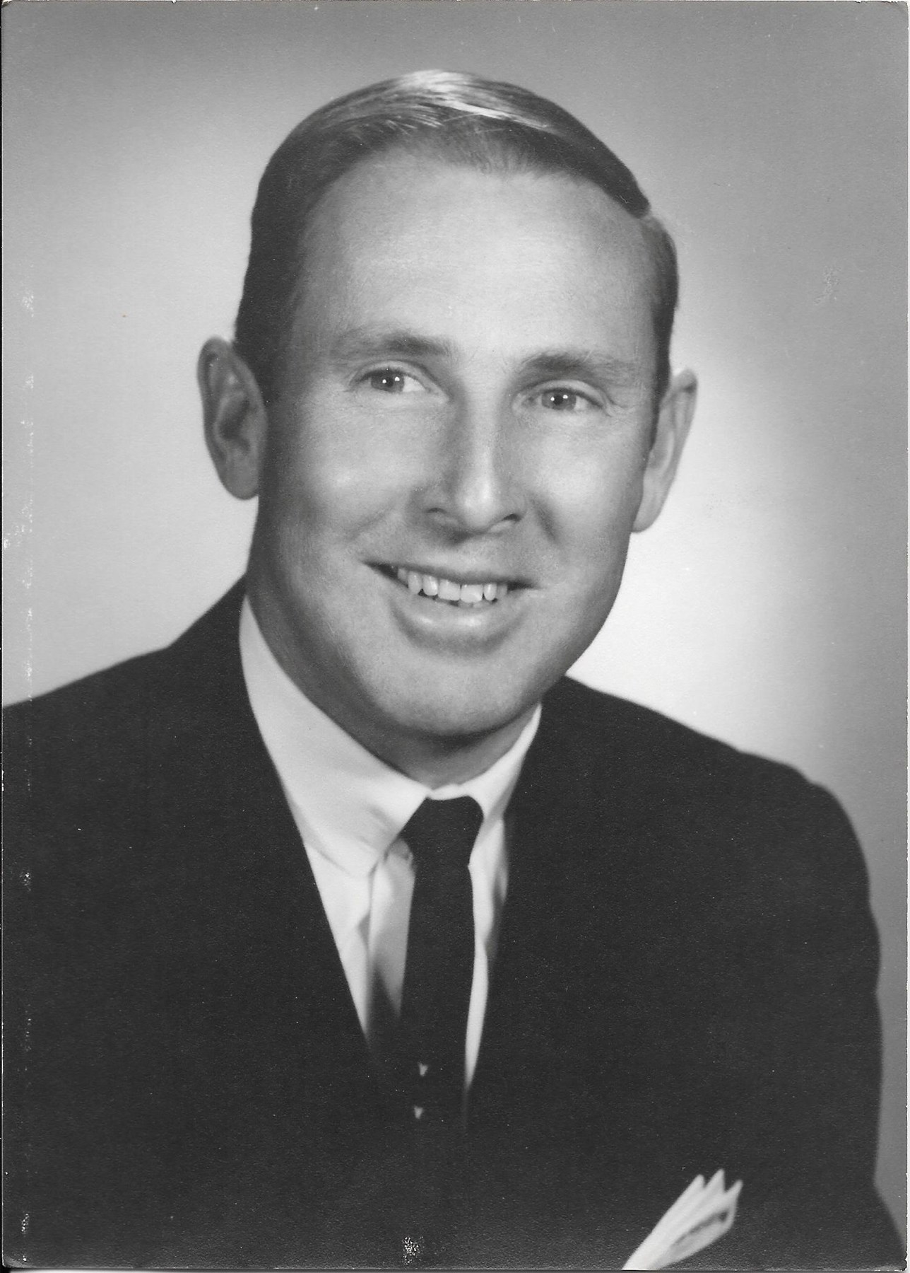 Obituario de Clair "Gene" Eugene Arnold