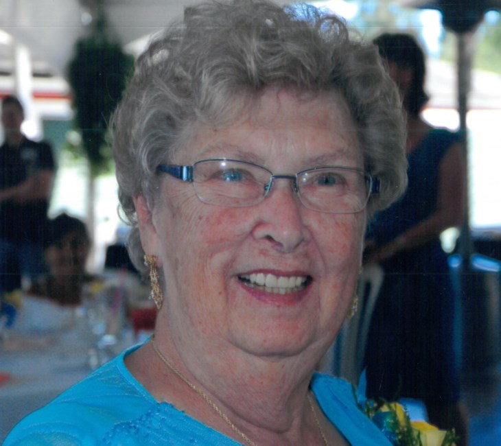 Obituario de Mrs. Joan Marie Arnold