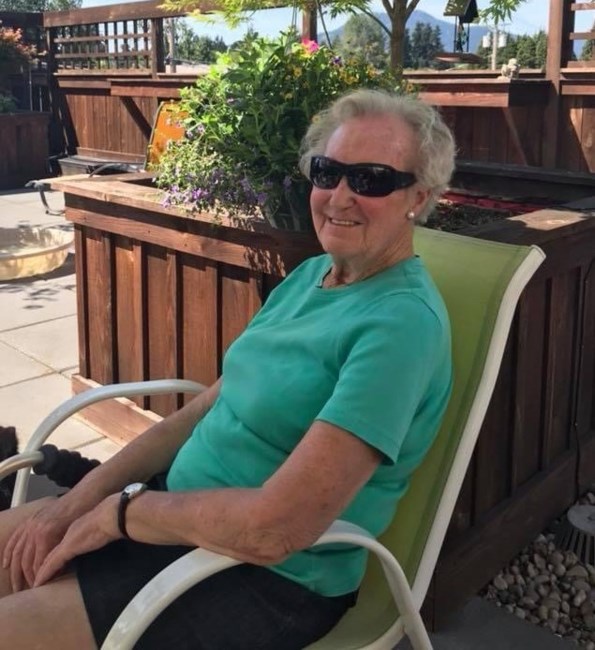 Obituary of Barbara Shirley Reynolds