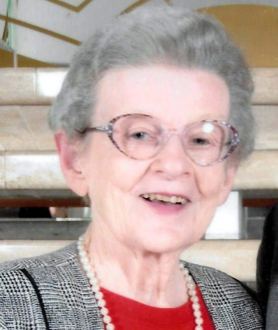Obituary of Evelyn R. Martinelli