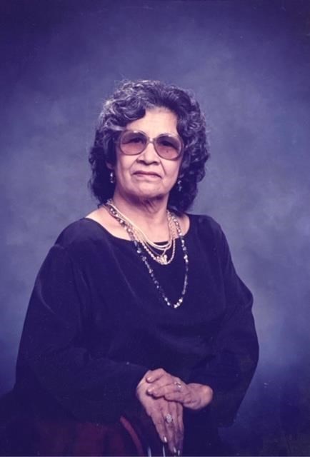 Obituary of Julia Gil