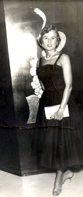 Obituary of Irene Evelyn Wall