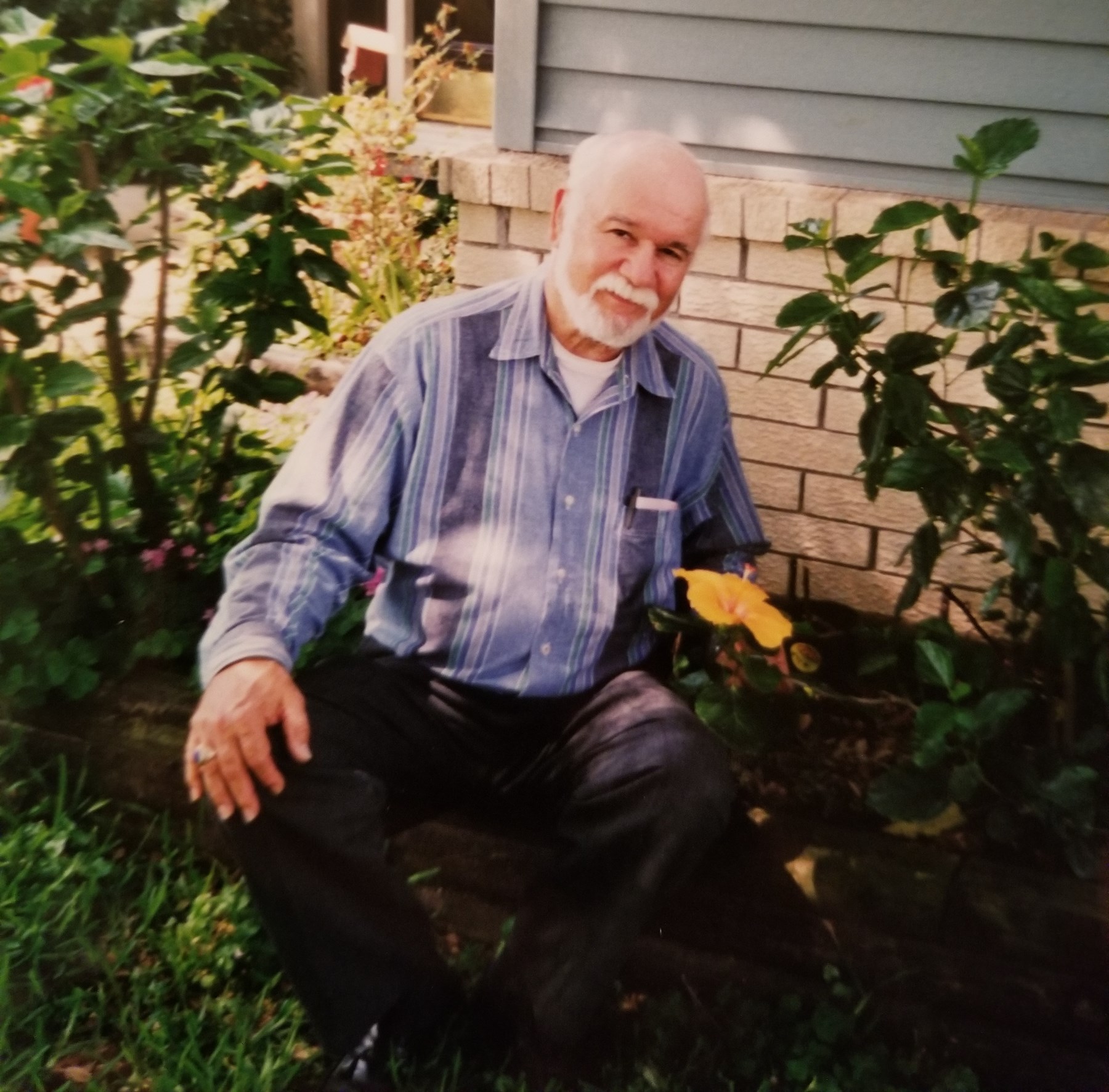 Obituary of Frank Eugene Hall Jr.