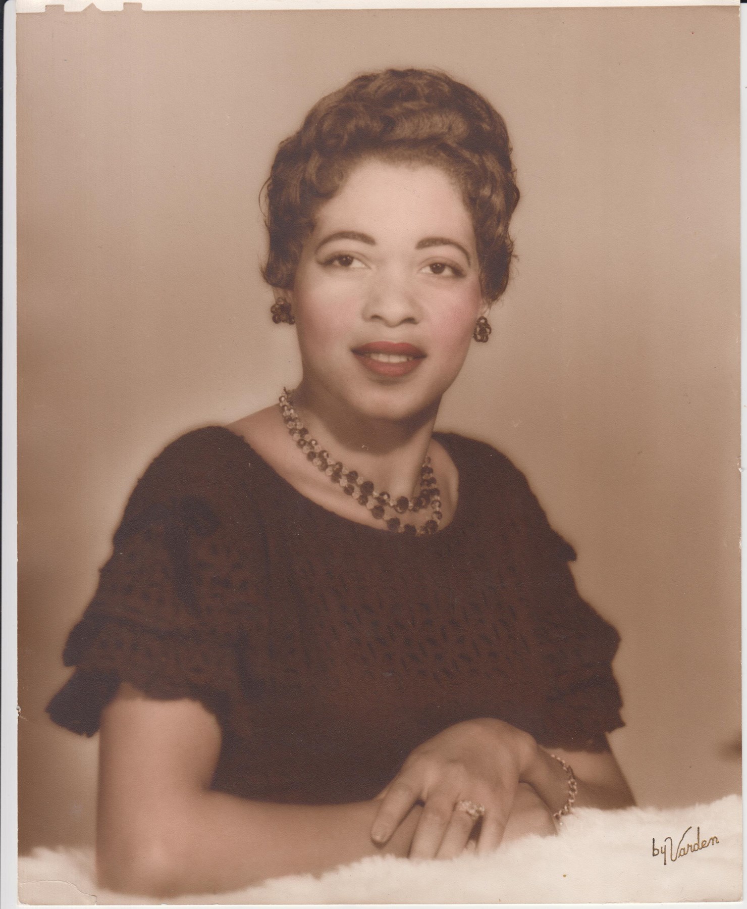 Obituary of Christine B. Christian Warren