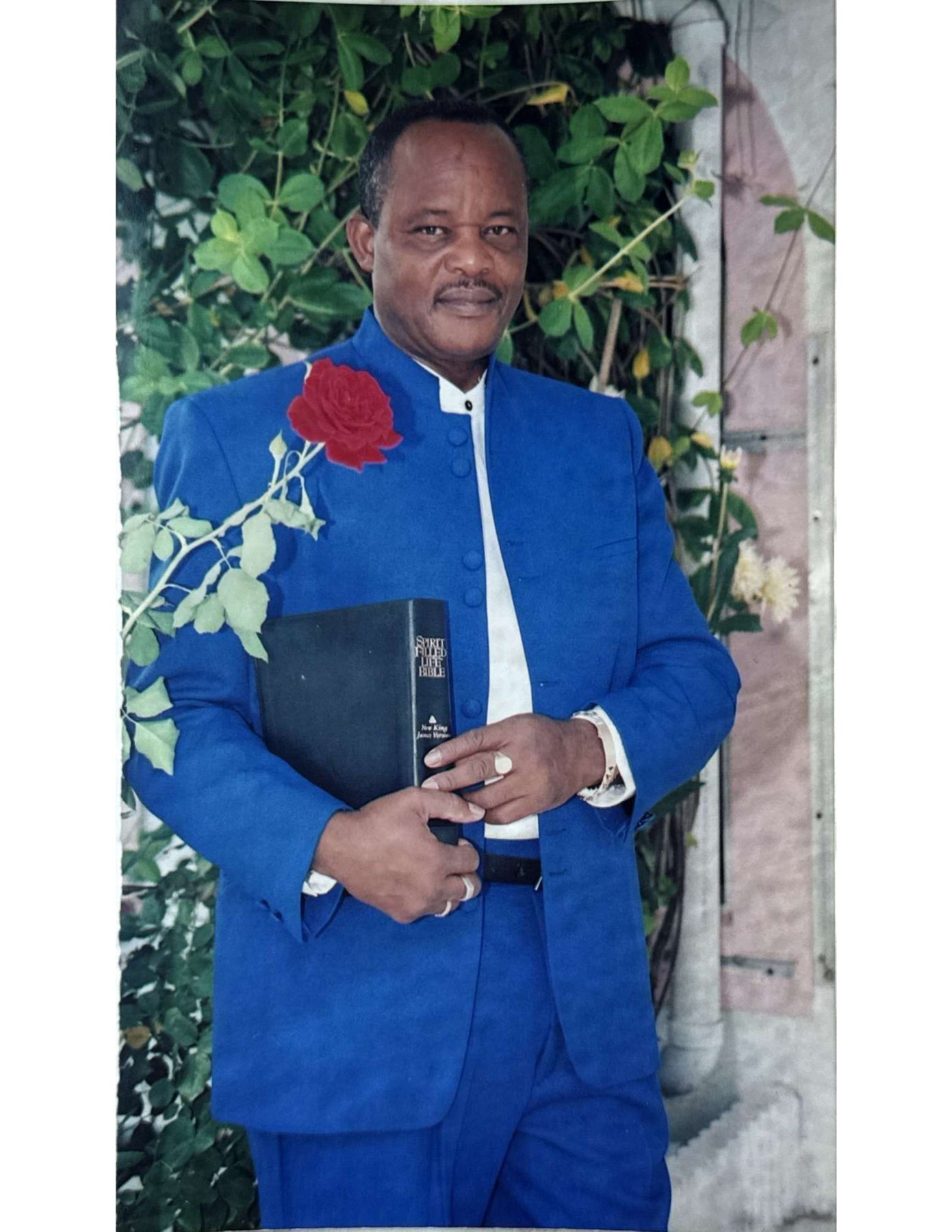 Obituary of Kenneth L. Farquharson