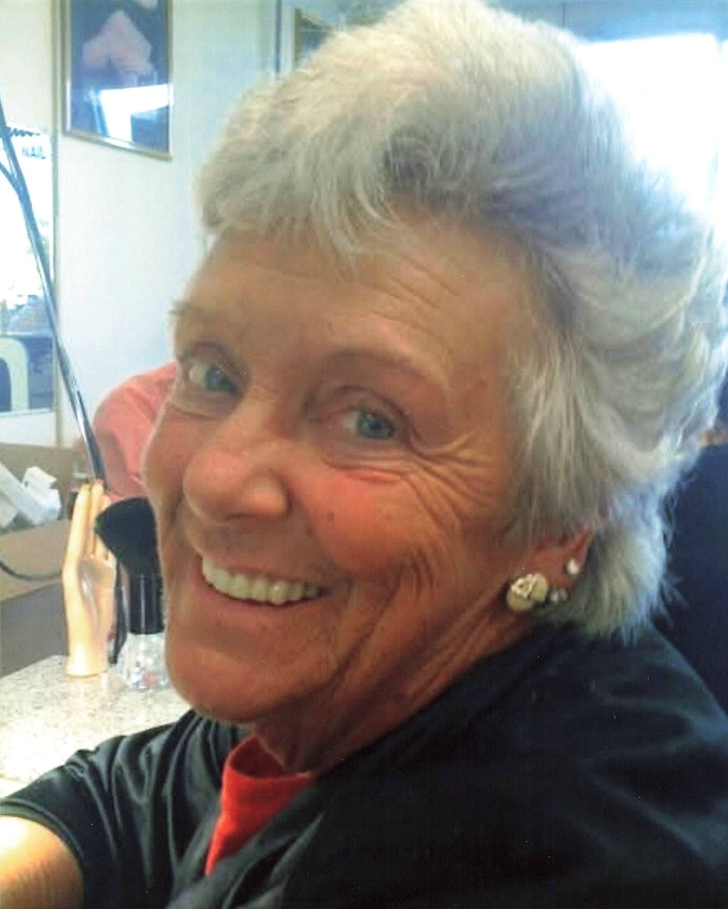 Obituary of Linda Lou Roots