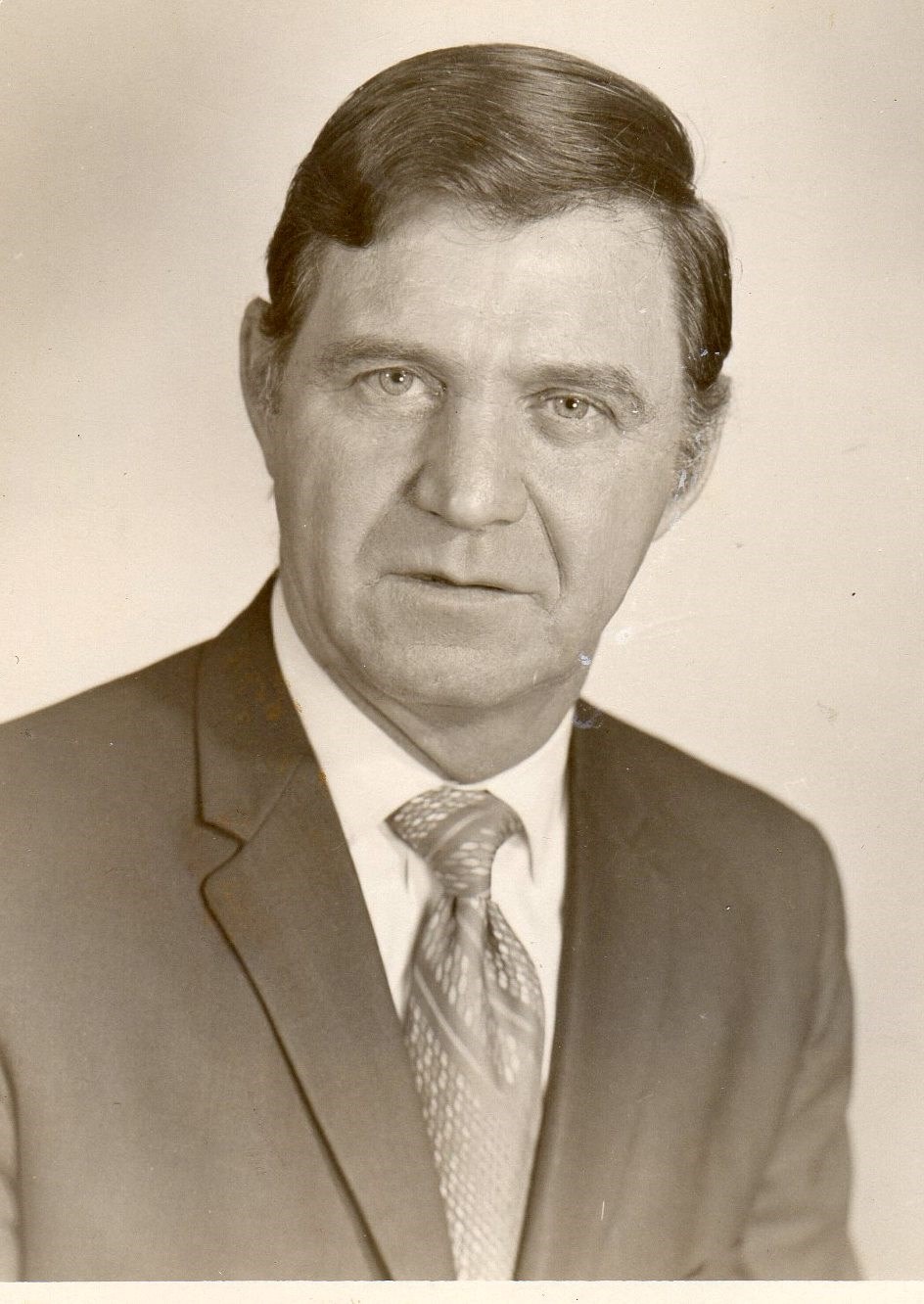 Avis de décès de Arthur E. Schneider