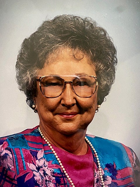Obituary of Dorothy "Chris" Christine Curlee