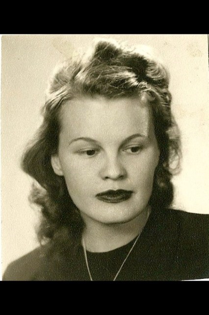 Obituary of Lucia "Lucy" Maria Manteuffel