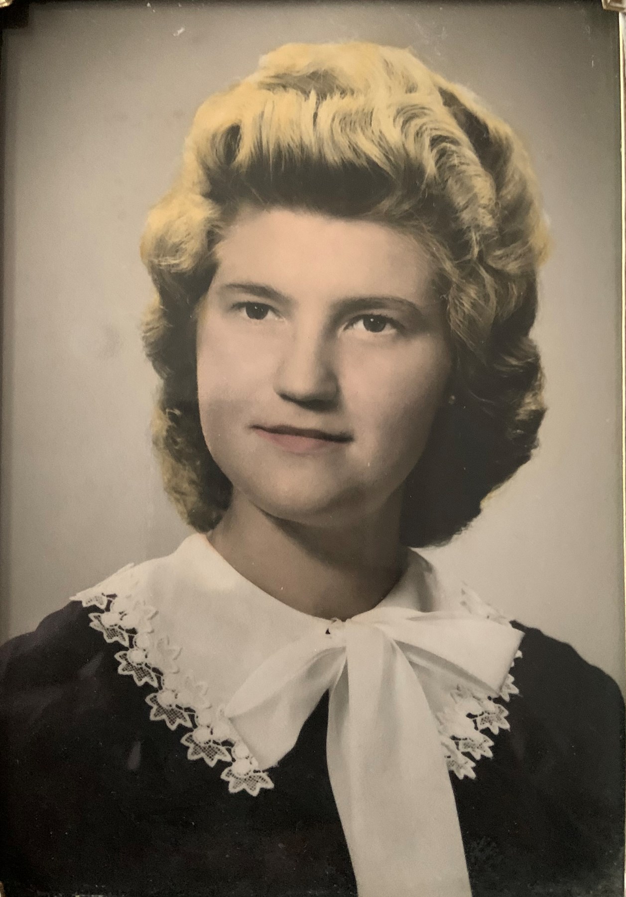 Obituary of Kamilla Szabo