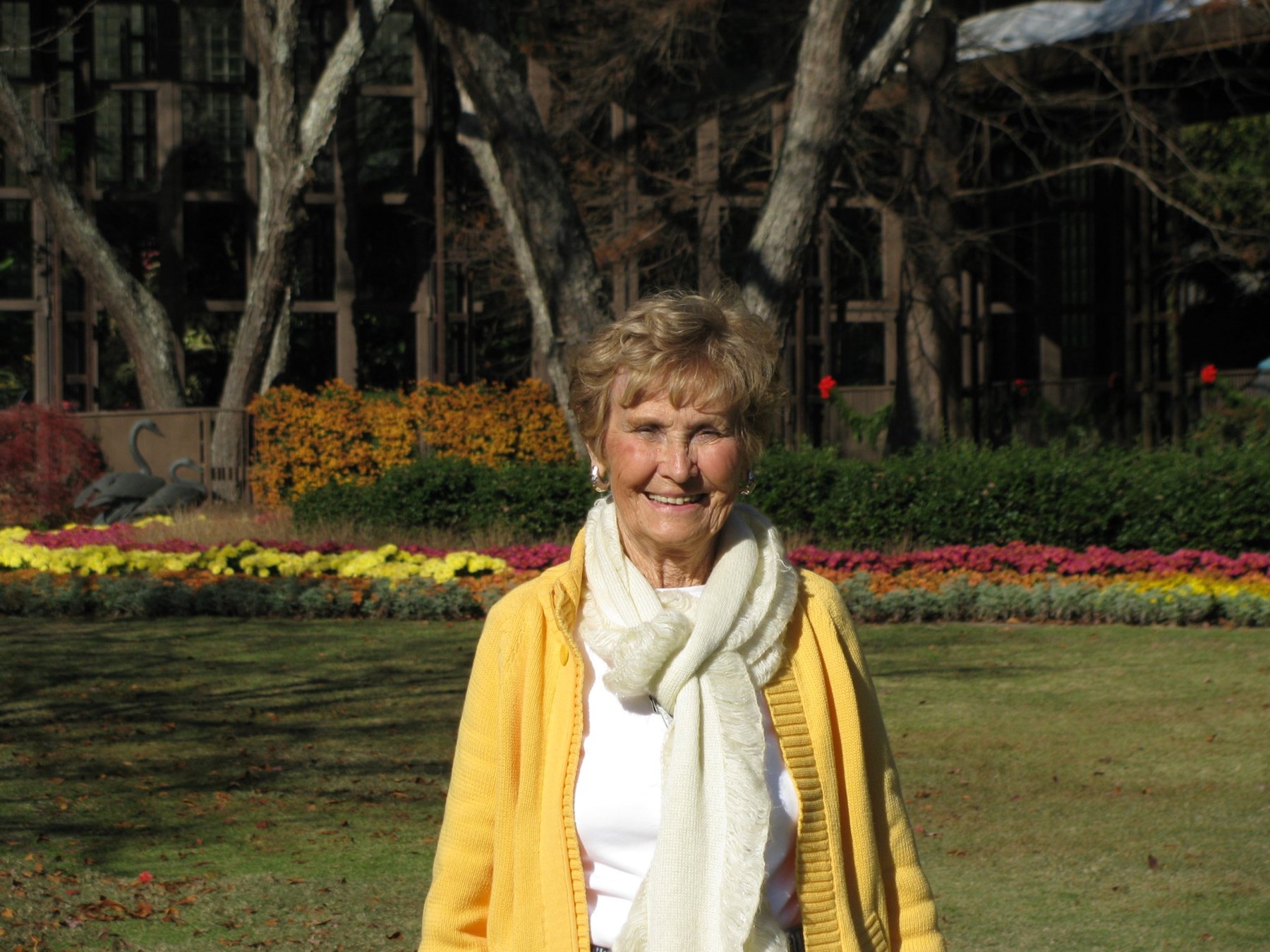 Obituary of Louise Elizabeth Sinclair Hall