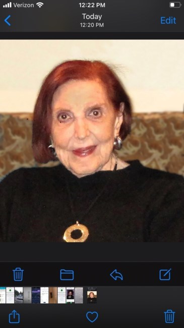 Obituary of Evelyn Bayer