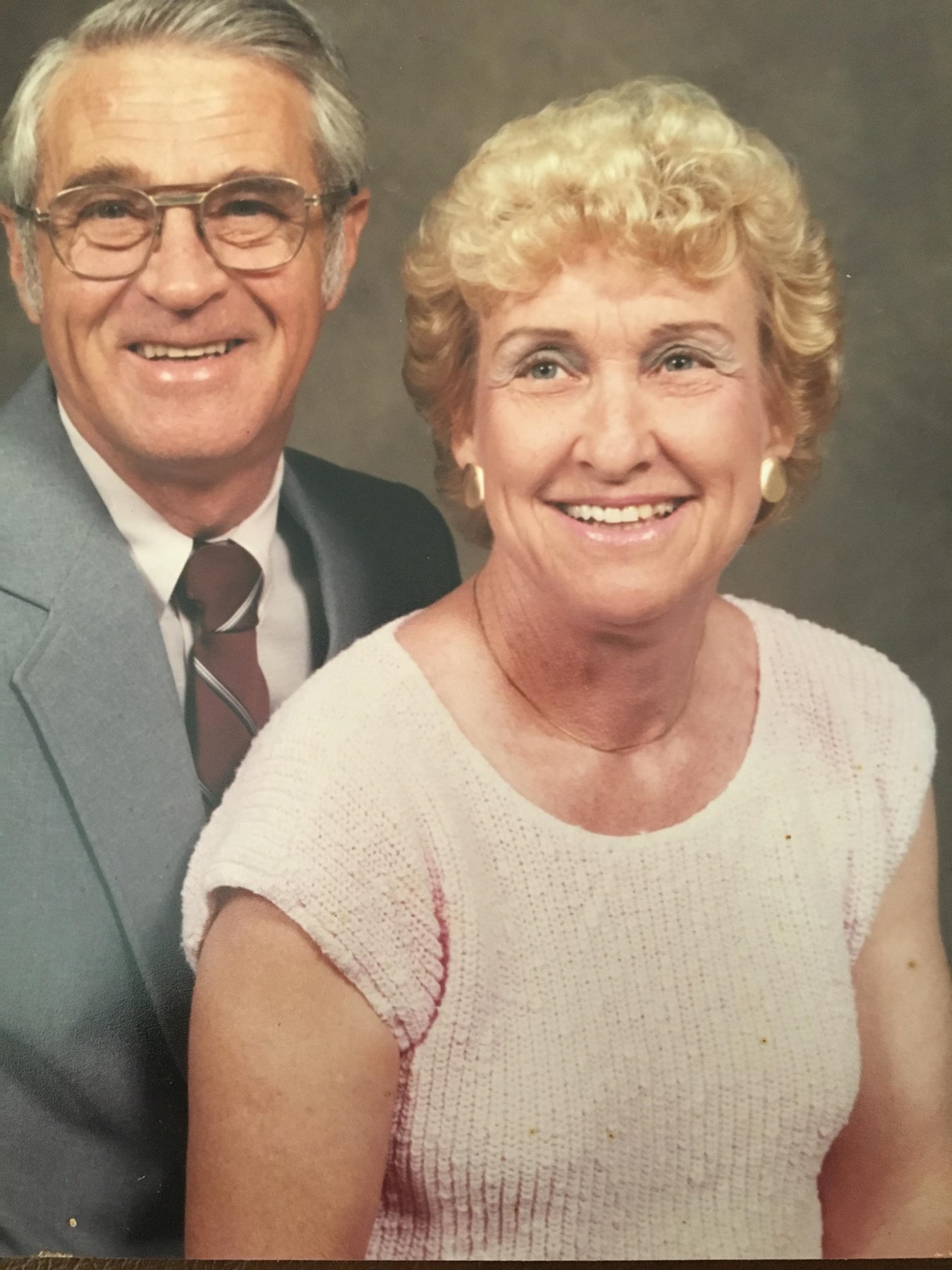 Obituary of Hazel L. Rhoades