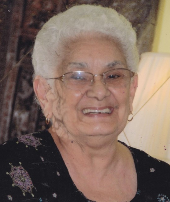 Obituario de Ines R. Roman