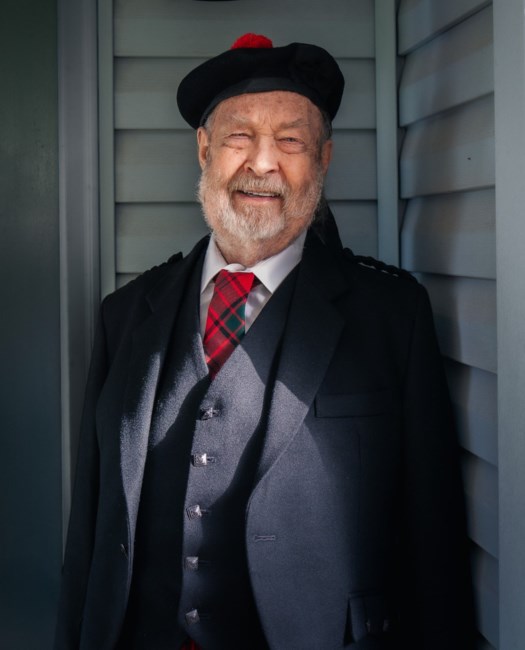 Obituary of Gene Maxwell