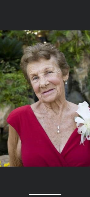 Obituary of Lorraine Iris Cox