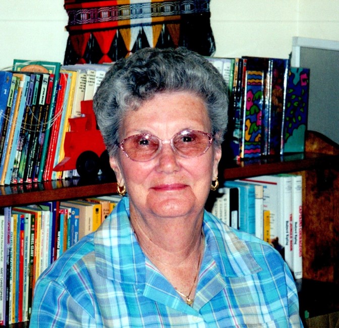 Obituary of Savina "Sandy" Powell