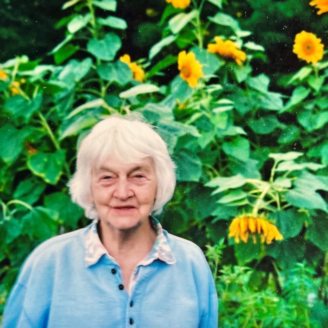 Obituary of Edna Pauline MacDonald