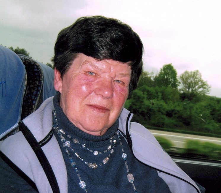 Obituary of Hedwig "Hedy" Czepluch Jakob