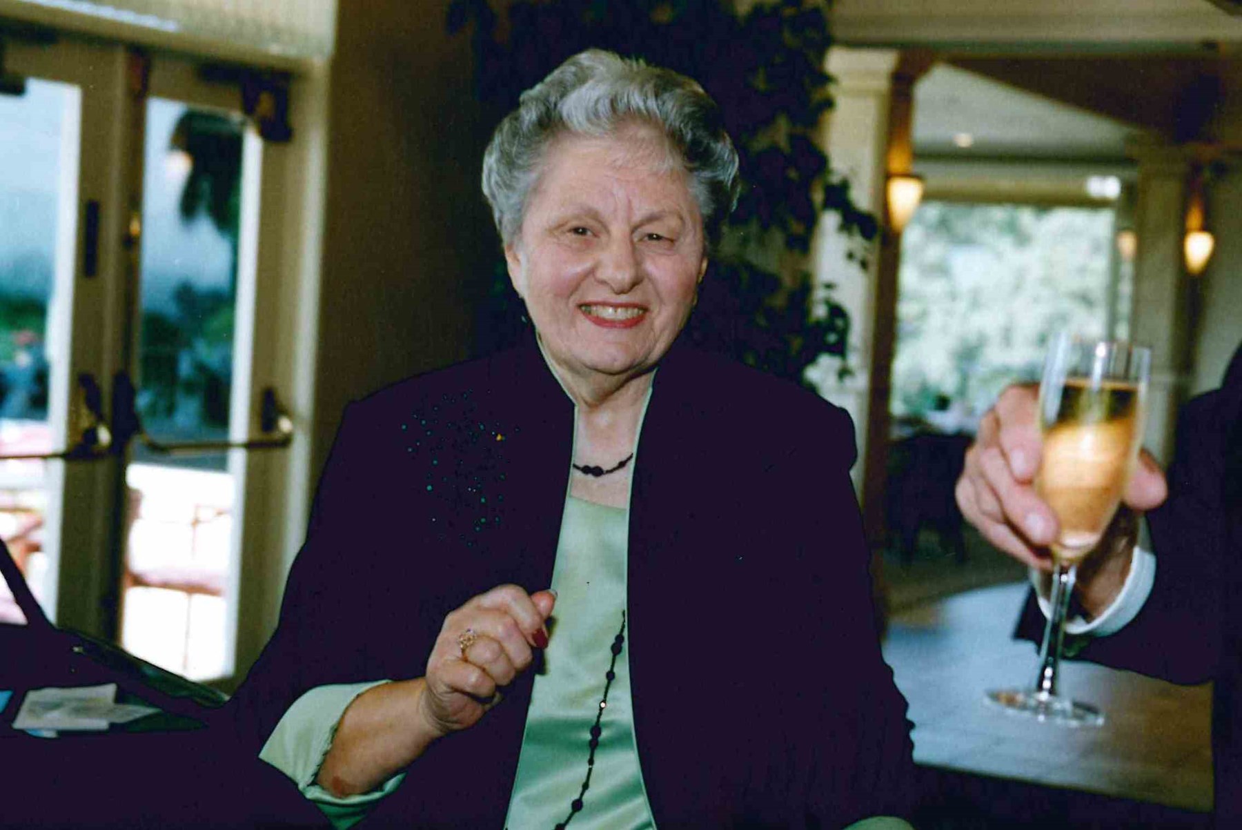 Obituary of Margaret Violet Papa