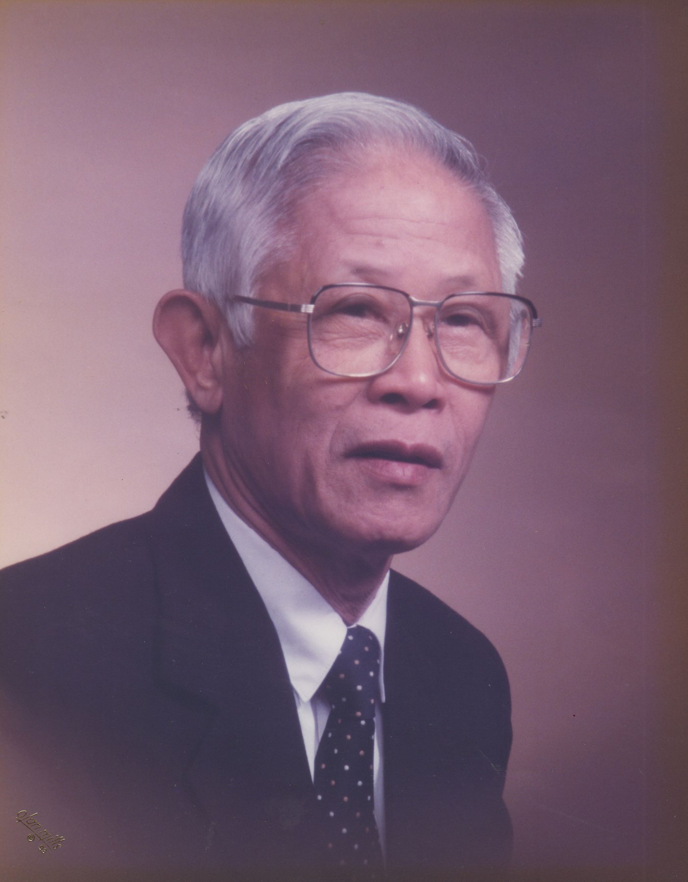 Obituary of Hong Nguyen