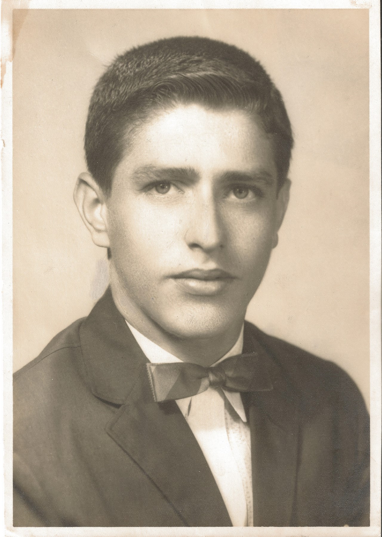 Obituary of Carlos Alexander Velez Cordero