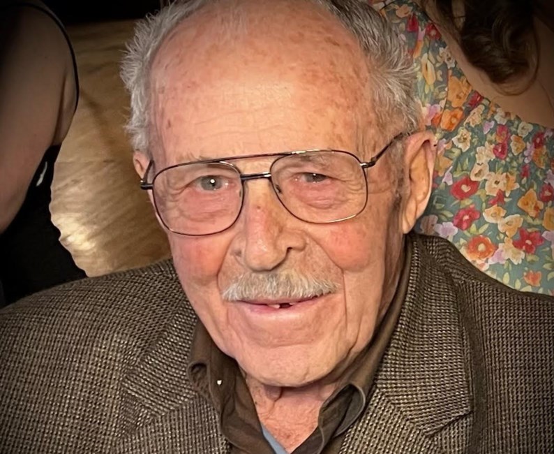 Obituary of Clarence Edward Kamphuis