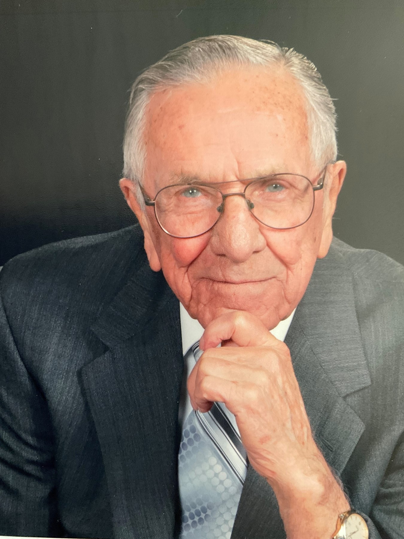 Obituary of Earl Gene Casey