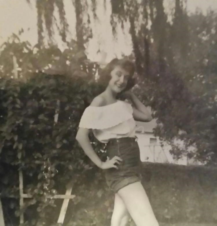 Obituary of Waynette Anne (Garrett) Scholl