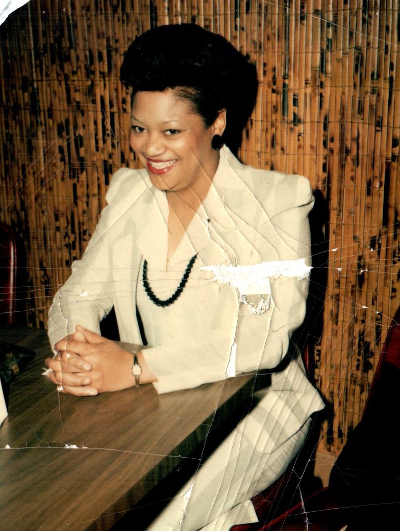 Obituary of Vivian D Davis