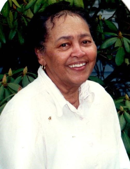 Obituary of Minnie E. Debarros