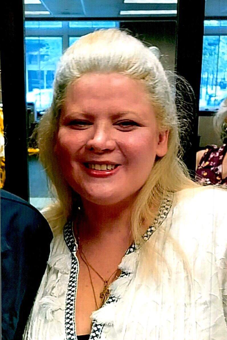 Obituario de Katherine Danielle Pierce