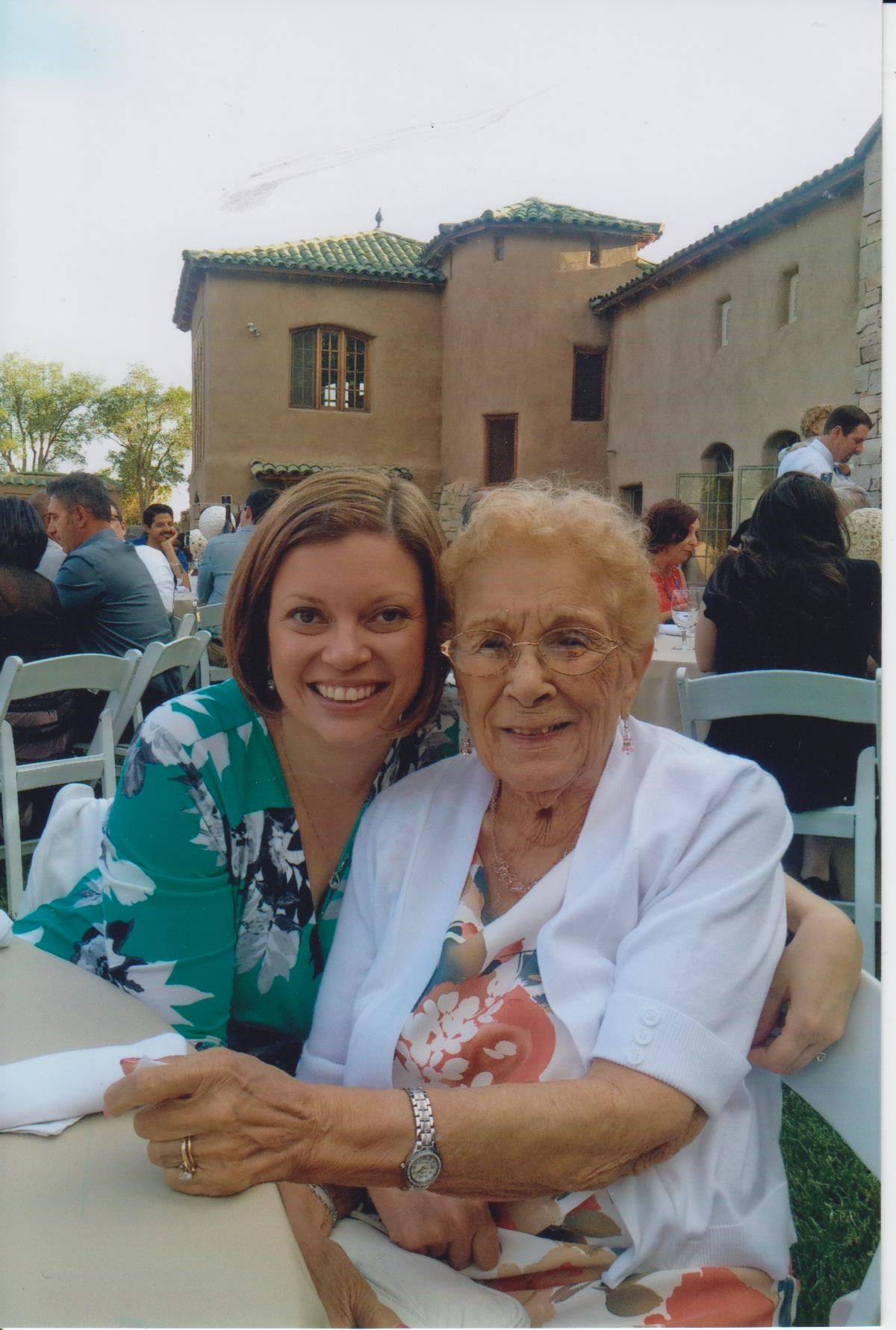 Obituary of Nora Murray