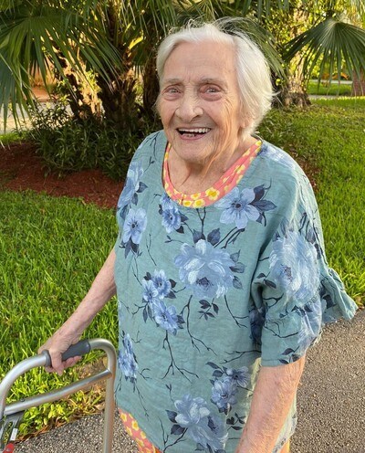 Obituary of Laura Amaral dos Santos