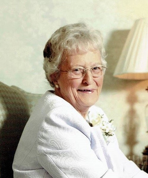 Obituario de Doris Eva McCarthy