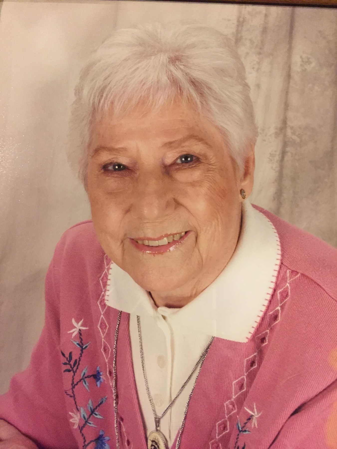 Obituary of Loraine Clair Neagle