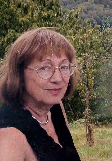 Obituary of Helga Holscher