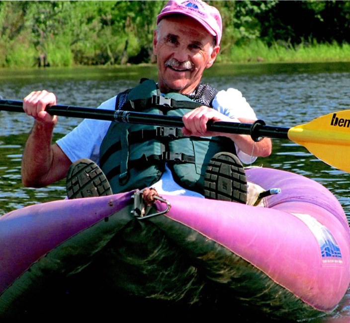 Obituary of Lester Scott Becker