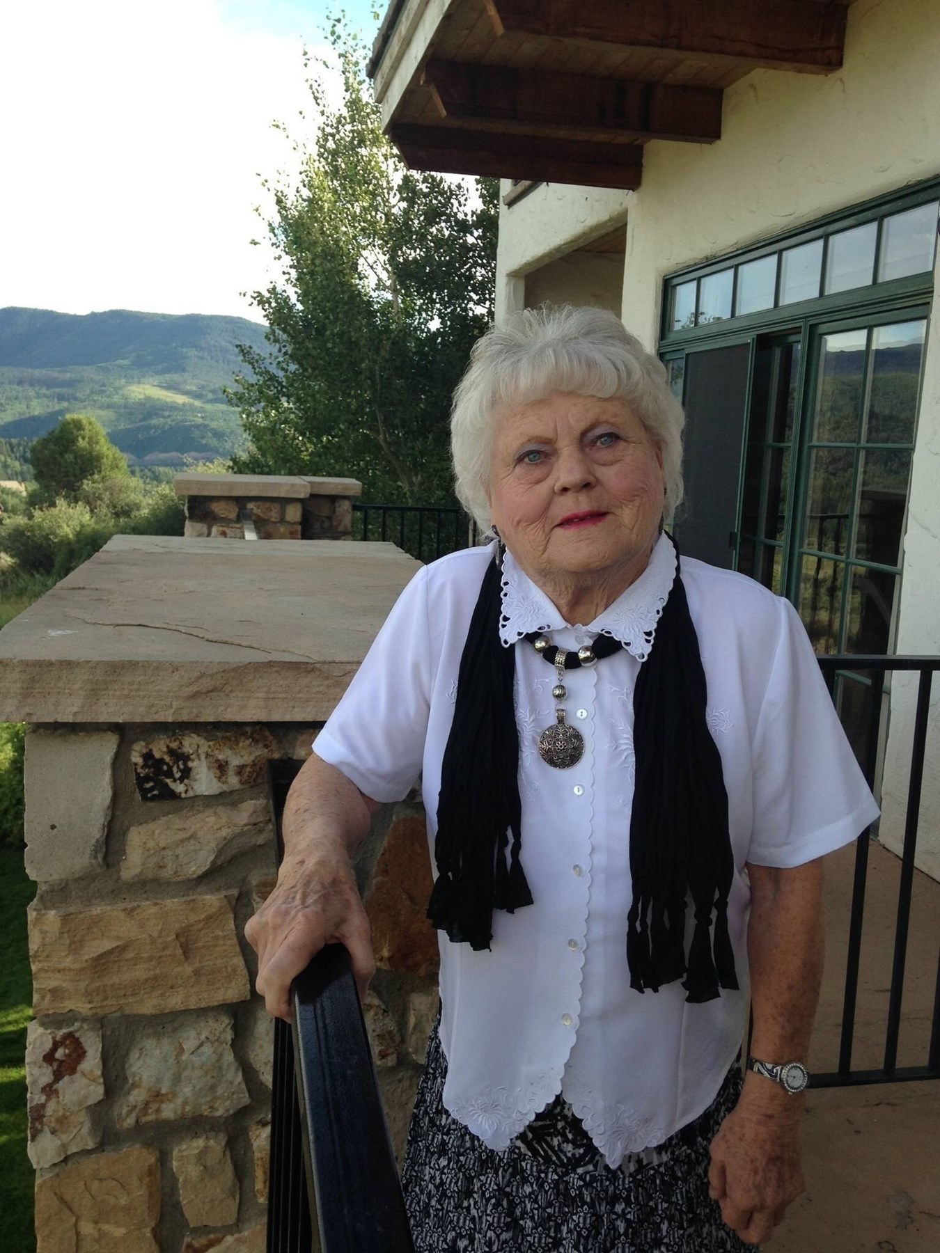 Obituary of Edith May Knight