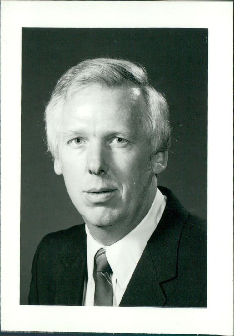 Obituary of Robert B. Crisp